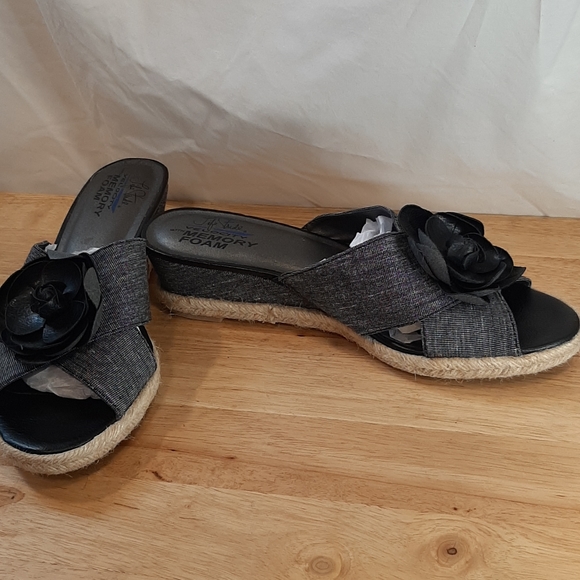 LIFE STRIDE Shoes - Picture 2 of 10